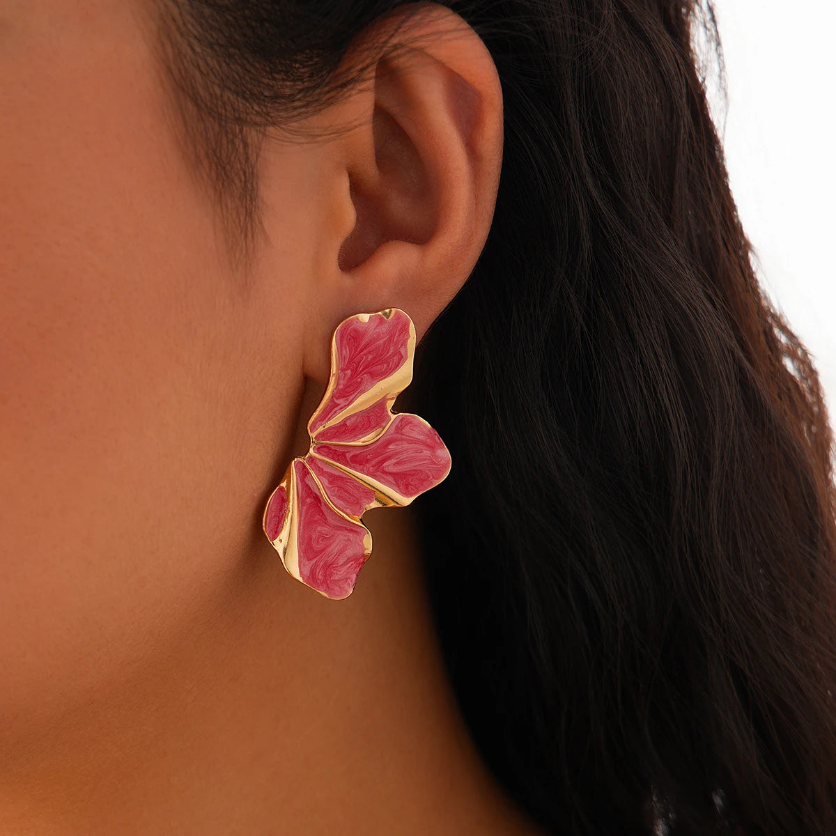 Brincos Elegantes Meia Flor com Pétalas de Luxo