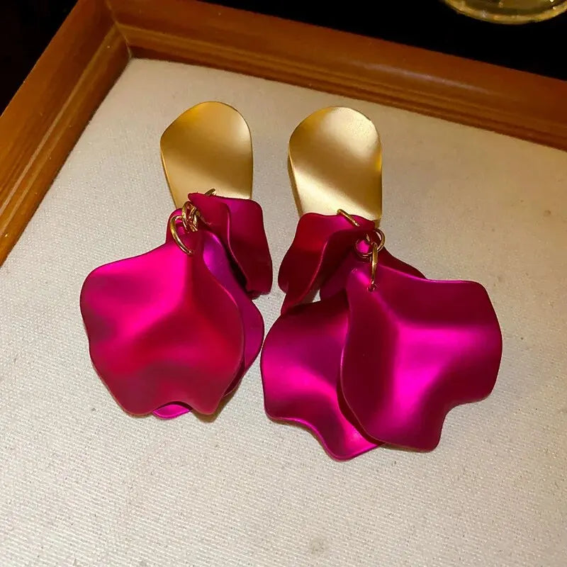 Brincos Elegantes de Pétalas