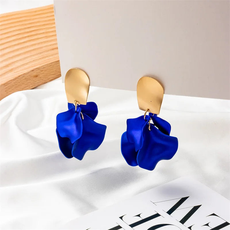 Brincos Elegantes de Pétalas