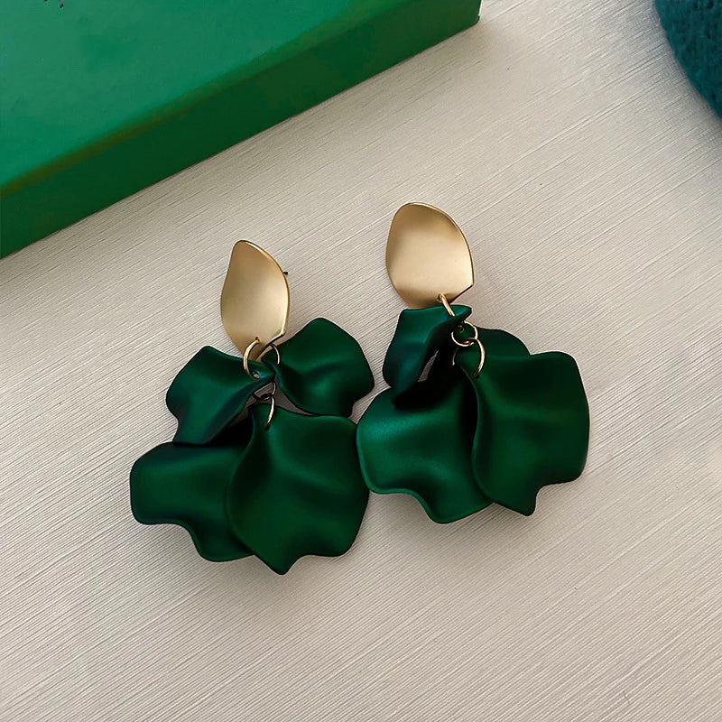 Brincos Elegantes de Pétalas