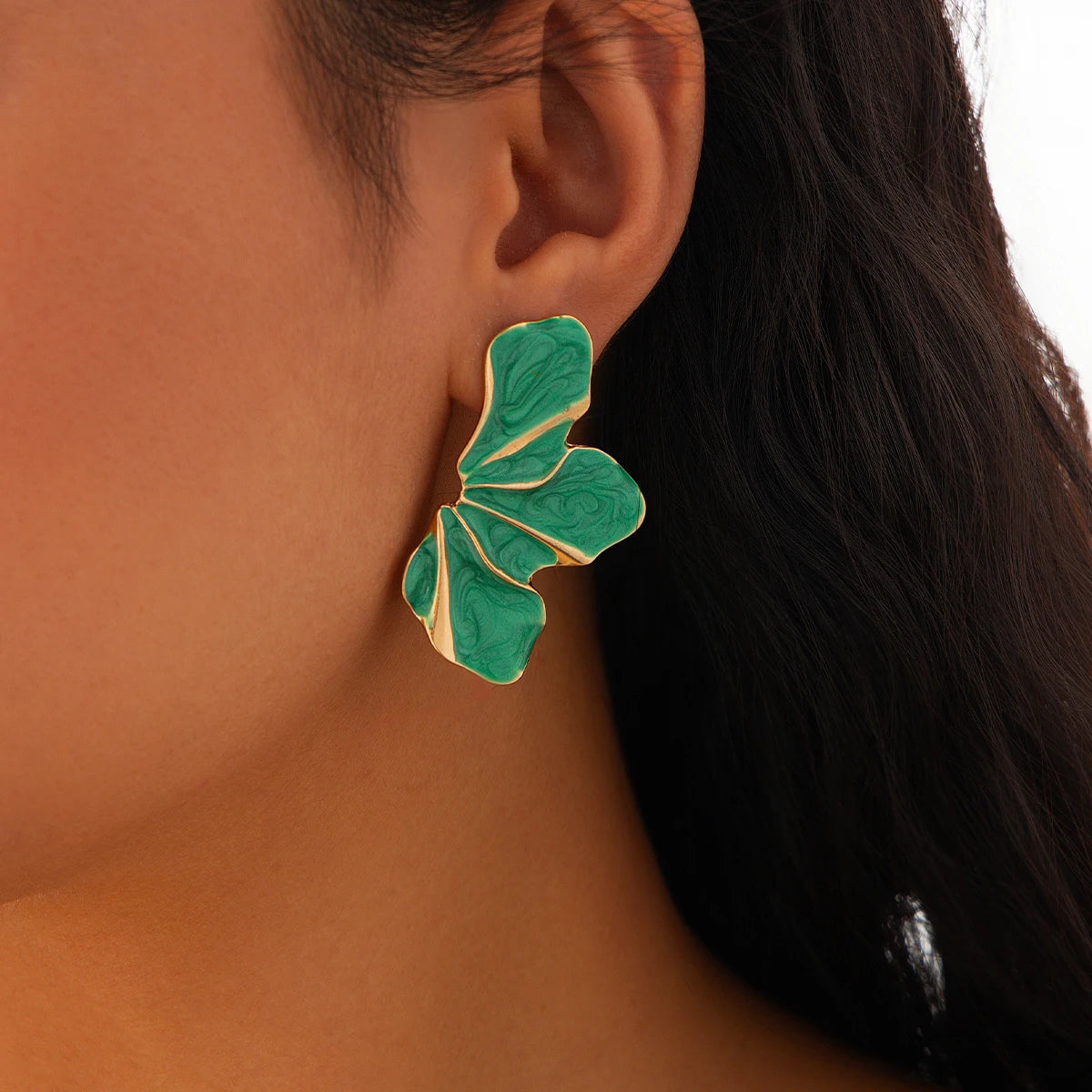 Brincos Elegantes Meia Flor com Pétalas de Luxo